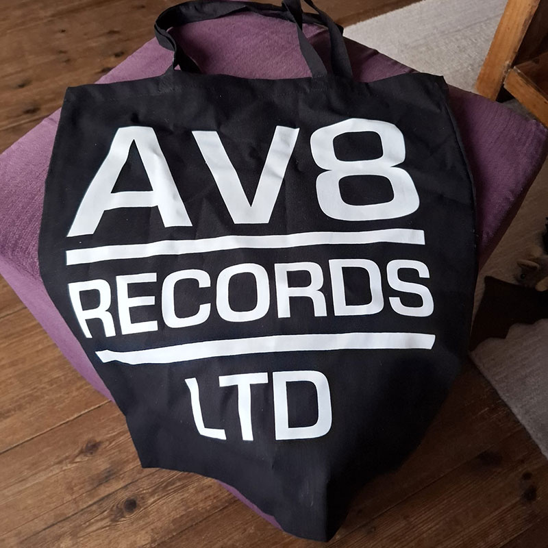 AV8 TOTE BAG